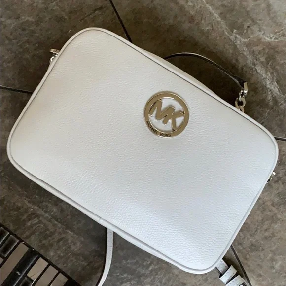 MICHAEL KORS FULTON LG EW CROSSBODY - Picture 4 of 16